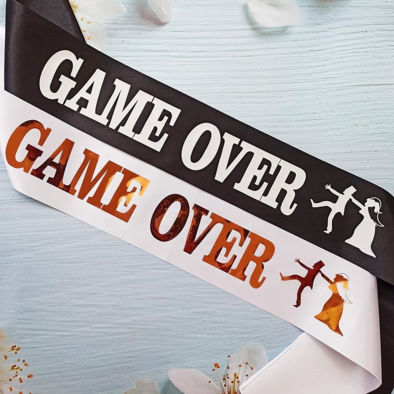 ゲームオーバー独身最後のパーティー新郎サッシュ、黒と白のブラ - Party Games Bridal Shower のレビューと価格