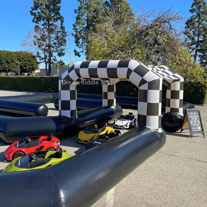 屋外用インフレータブルスポーツゲーム遊具バンパーカーアリーナ - Party Games No Equipment のレビューと価格